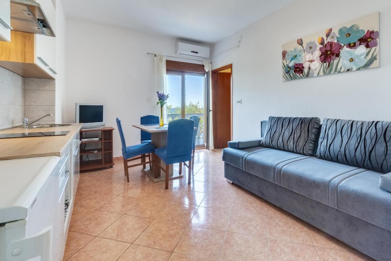Family Friendly Seaside Apartments Kozino, Zadar - 5756 Petrčane Exterior foto